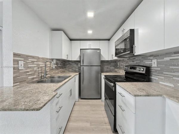 606 W 81st St, Unit 120, Hialeah, FL 33014