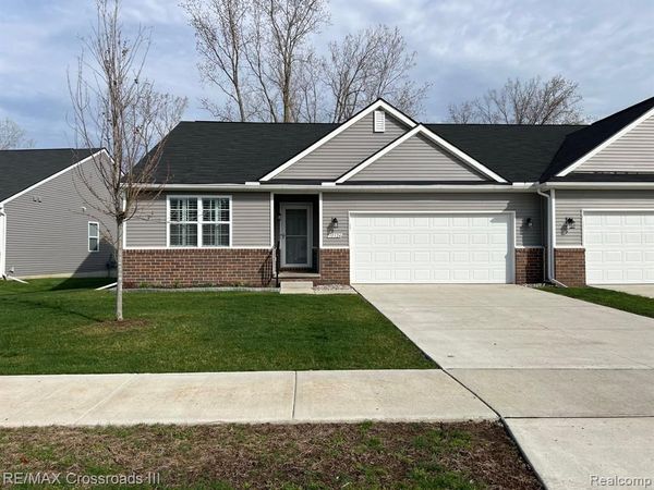 10324 Swan Lake Circle, Ypsilanti Twp, MI 48197