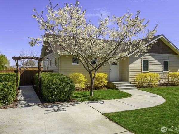 2143 NE Valley Road , Moses Lake, WA 98837