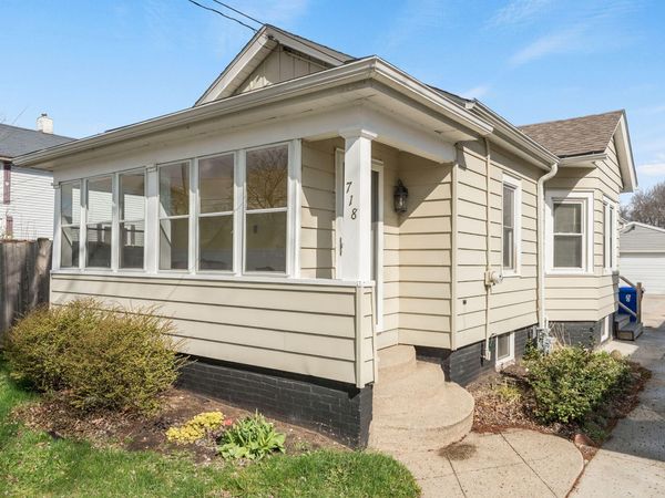 718 44th St, Kenosha, WI 53140