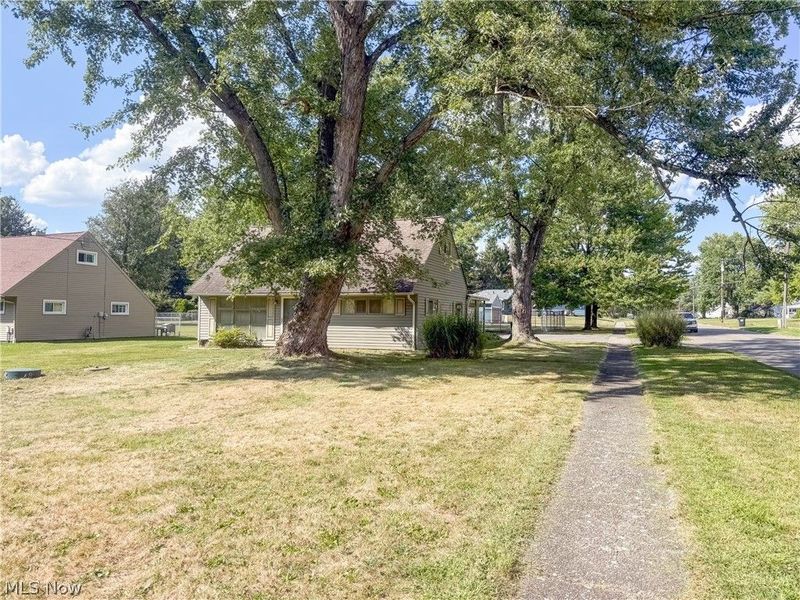 4102 Burkey Road, Austintown, OH 44515 Photo 2