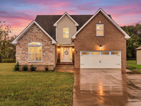 1042 Taits Station Dr , Clarksville, TN 37040