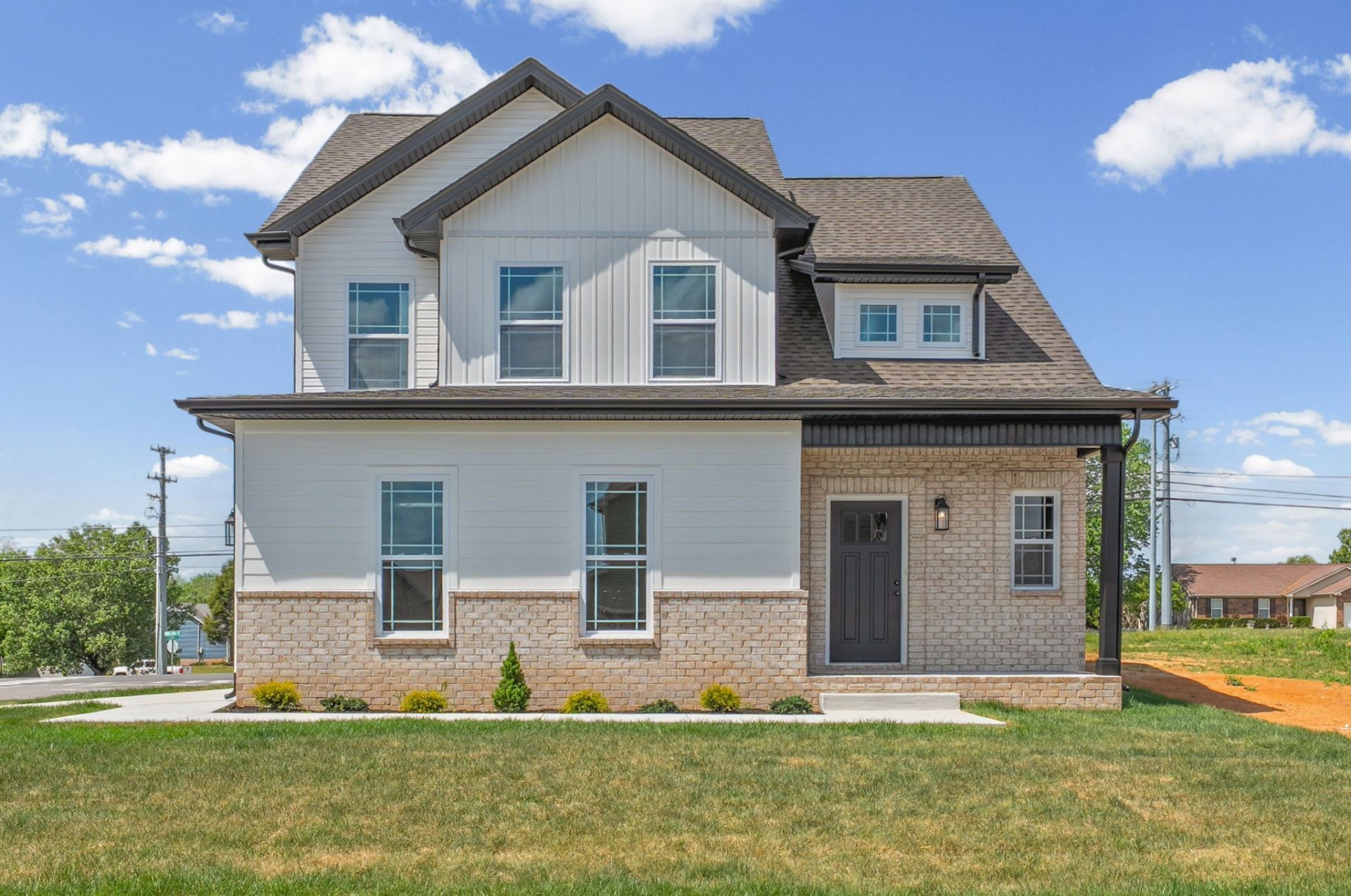 1075 Cherry Blossom Ln, Clarksville, TN 37040 Main Photo