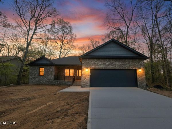 614 Apoka Lane , Crossville, TN 38572