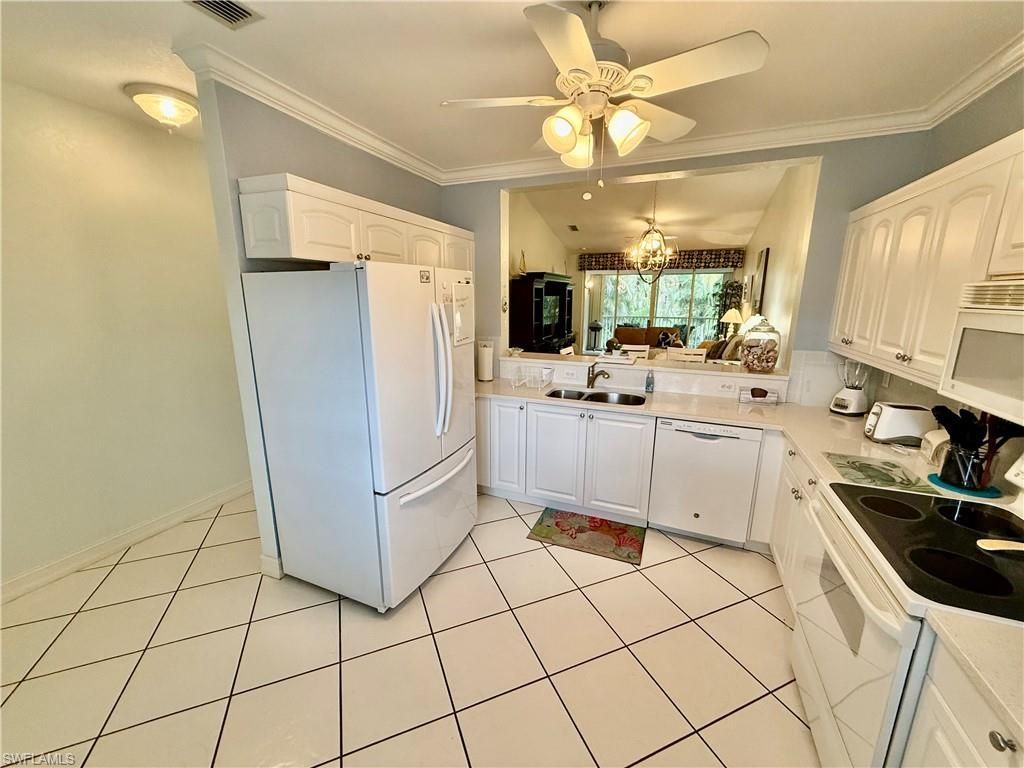 750 Luisa Ln, Unit 2, Naples, FL 34104 Photo