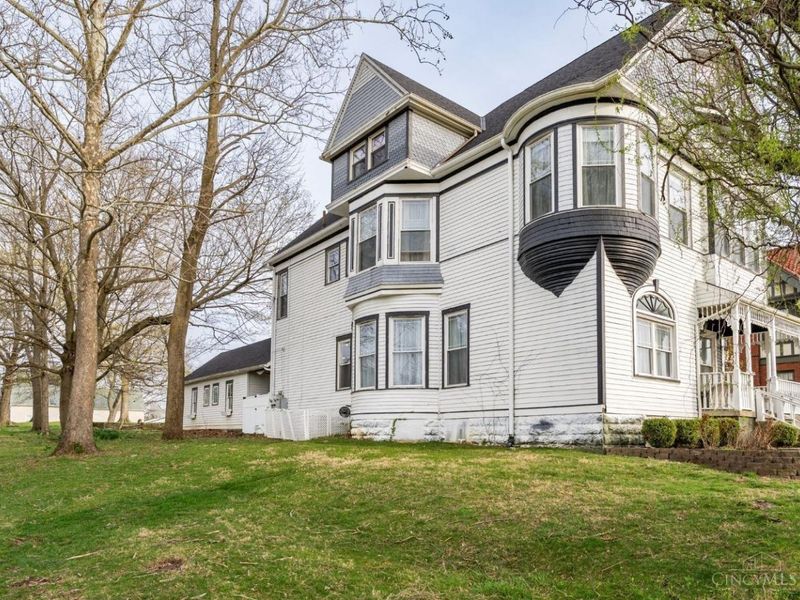 336 N High Street, Hillsboro, OH 45133 Photo 2