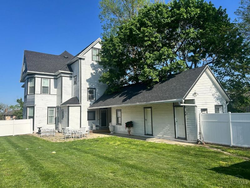 336 N High Street, Hillsboro, OH 45133 Photo 2