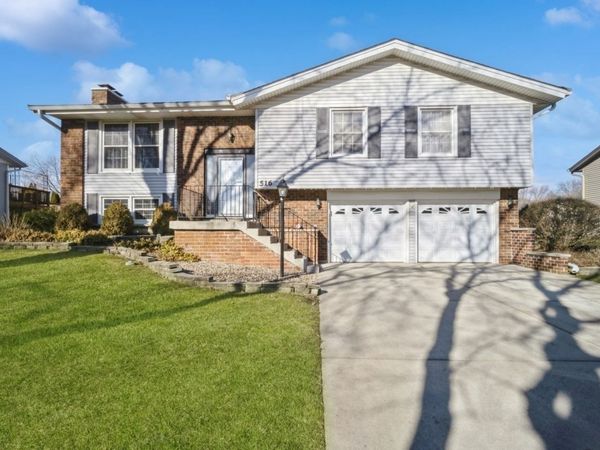 516 Janine Lane , Schaumburg, IL 60193