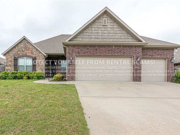 2912 W Featherock, Fayetteville, AR 72704