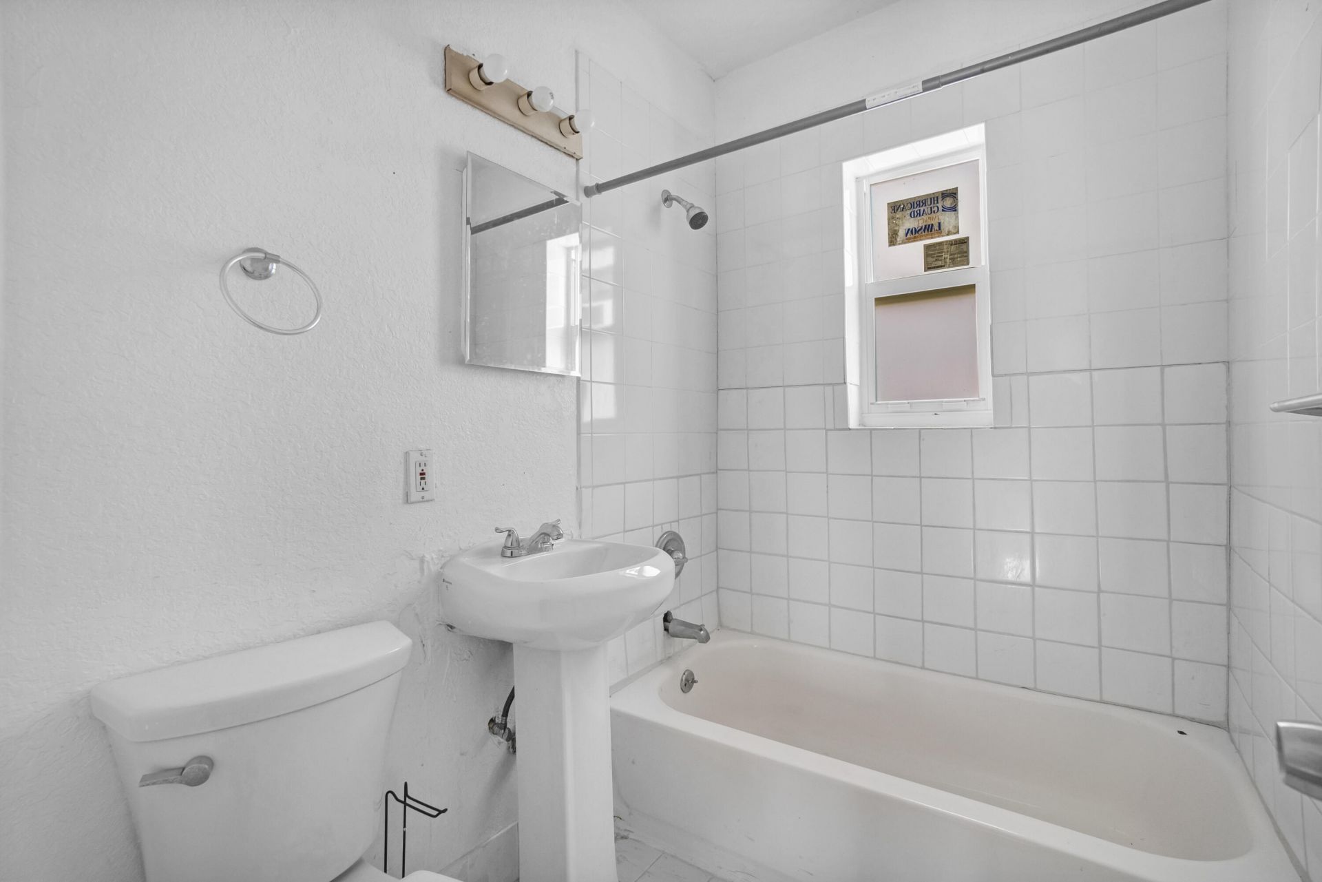 306 NW 84th Terrace, Unit 306, Miami, FL 33150 Photo