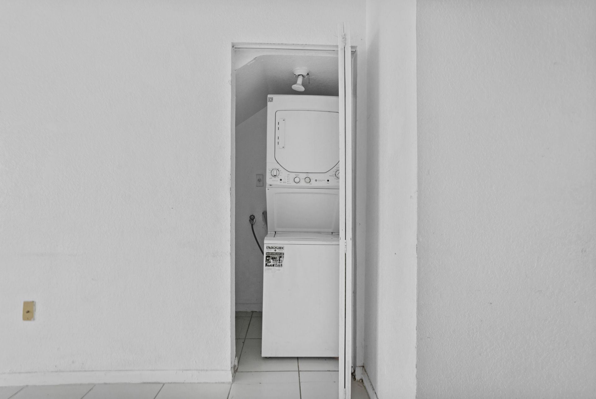 306 NW 84th Terrace, Unit 306, Miami, FL 33150 Photo