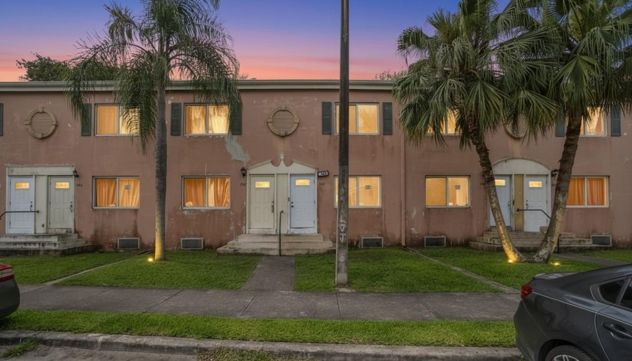 306 NW 84th Terrace, Unit 306, Miami, FL 33150 Photo