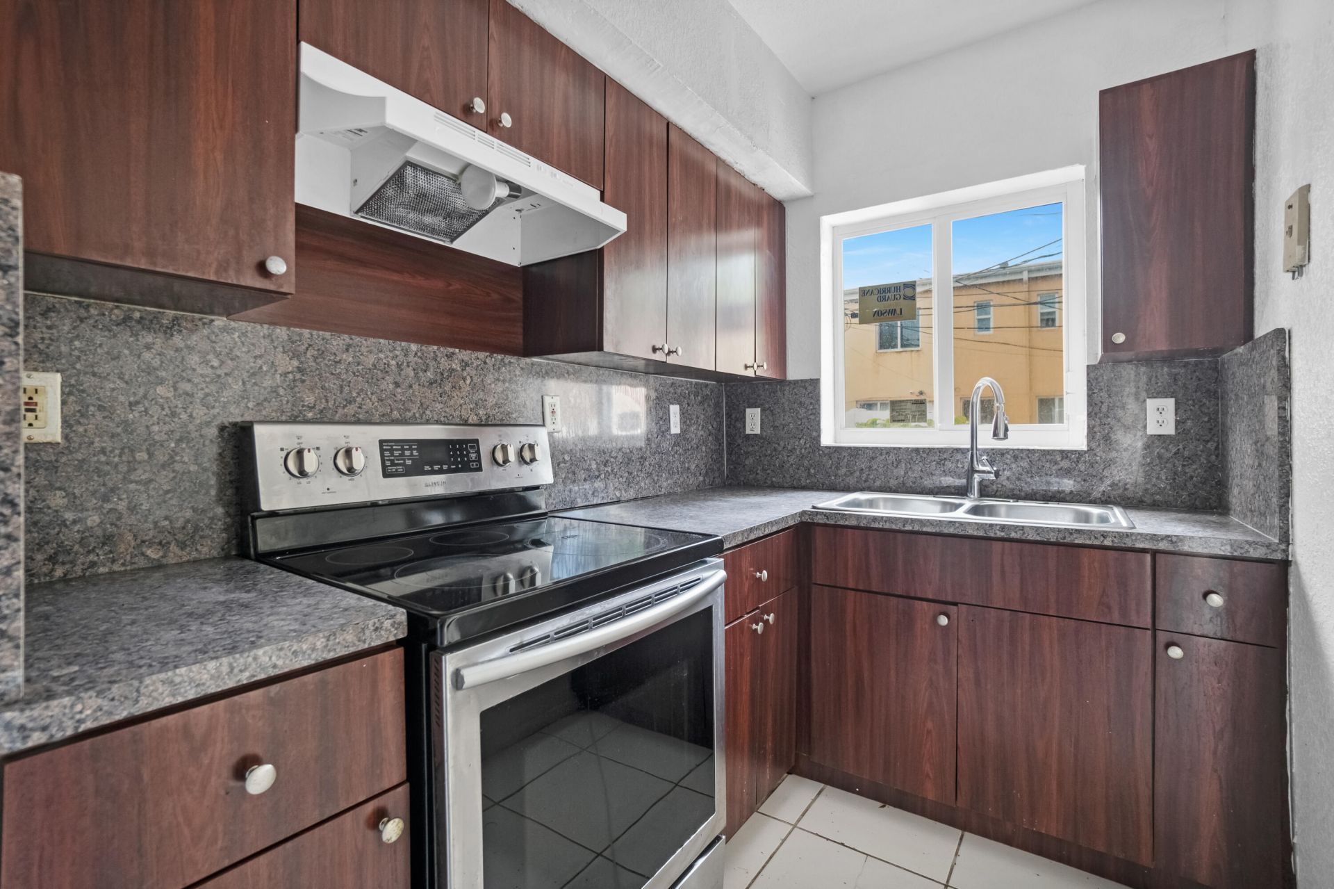 306 NW 84th Terrace, Unit 306, Miami, FL 33150 Photo