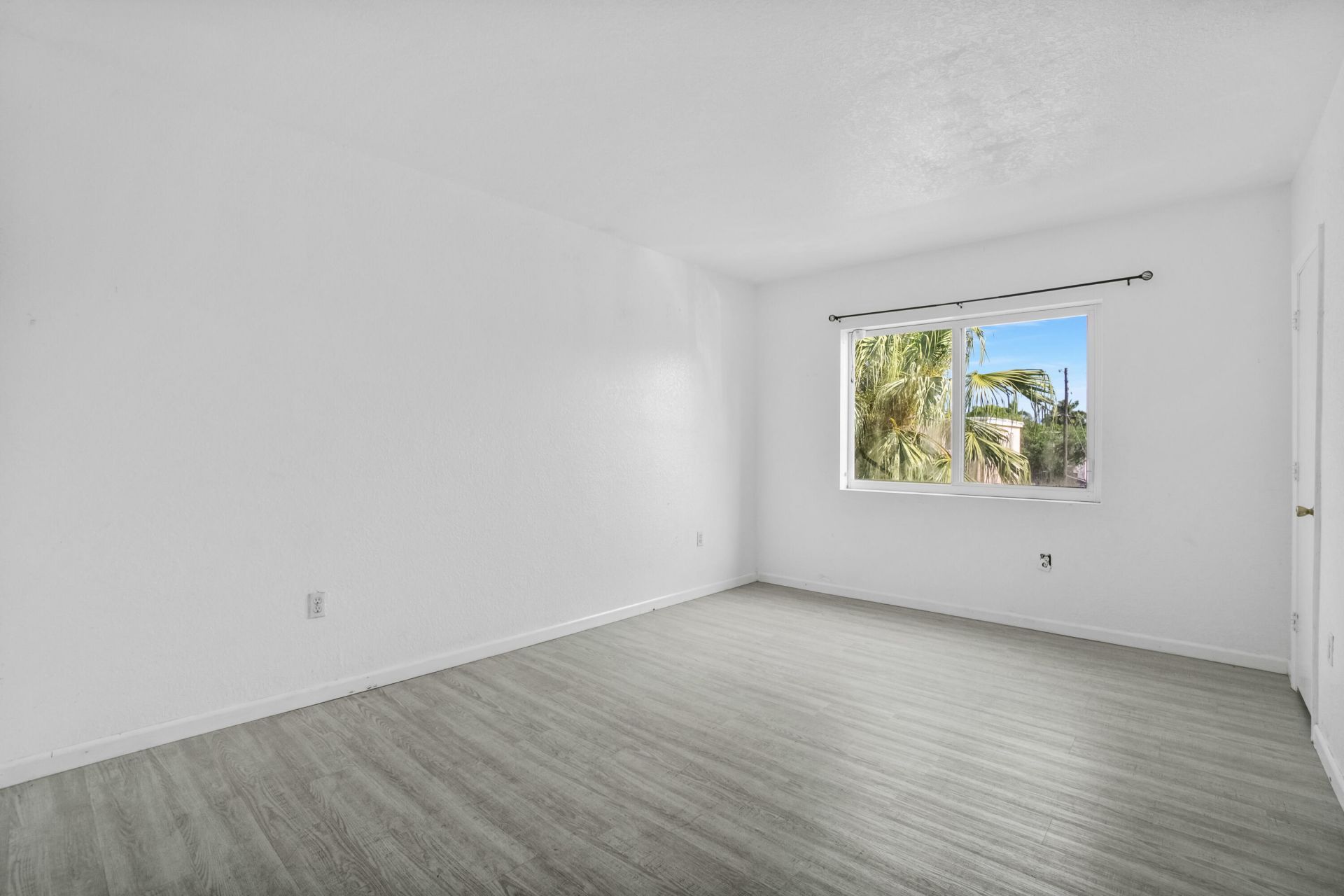 306 NW 84th Terrace, Unit 306, Miami, FL 33150 Photo