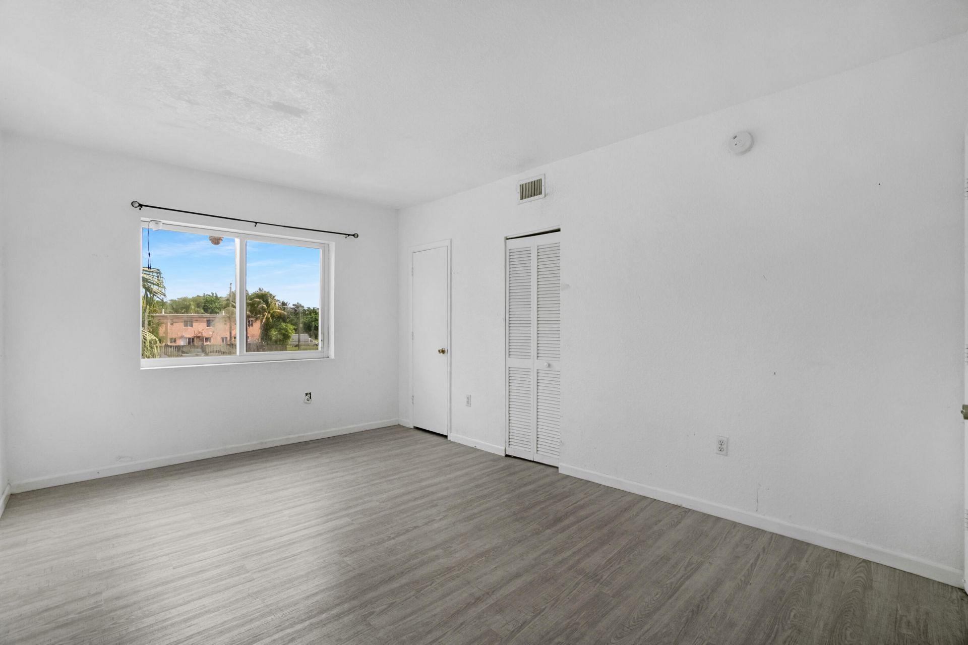 306 NW 84th Terrace, Unit 306, Miami, FL 33150 Photo