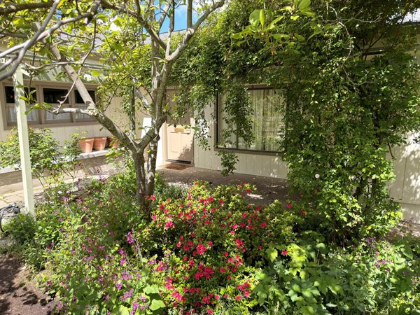 945 Hillview Drive, Ashland, OR 97520