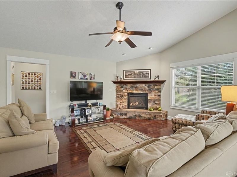 622 Willow Point Court, Troy, OH 45373 Photo 10