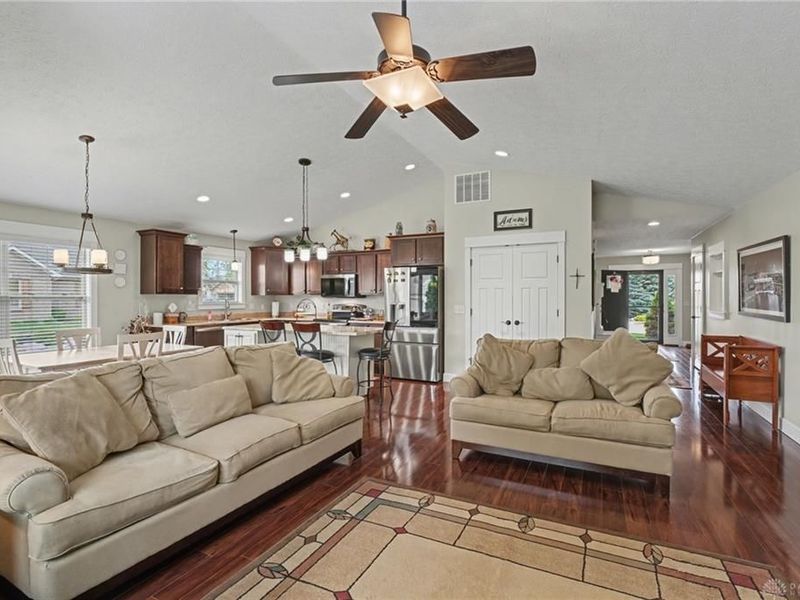 622 Willow Point Court, Troy, OH 45373 Photo 9