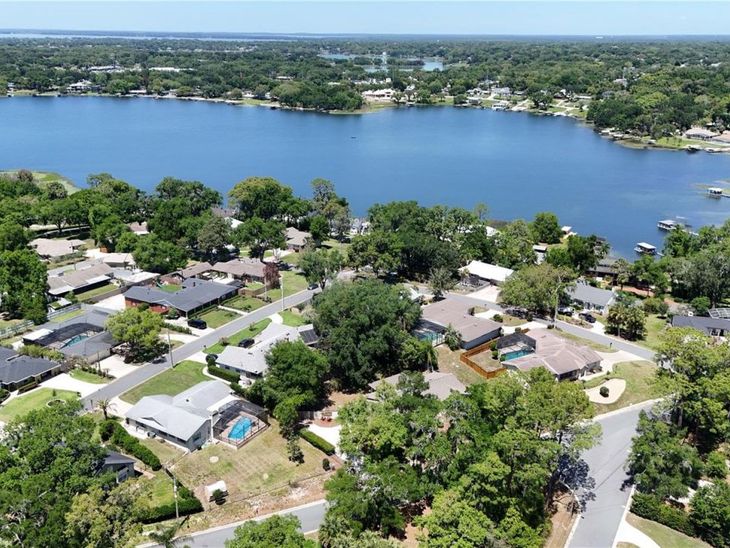1945 Normandy Drive, Mount Dora, FL 32757