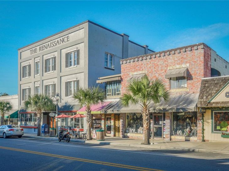 1945 Normandy Drive, Mount Dora, FL 32757