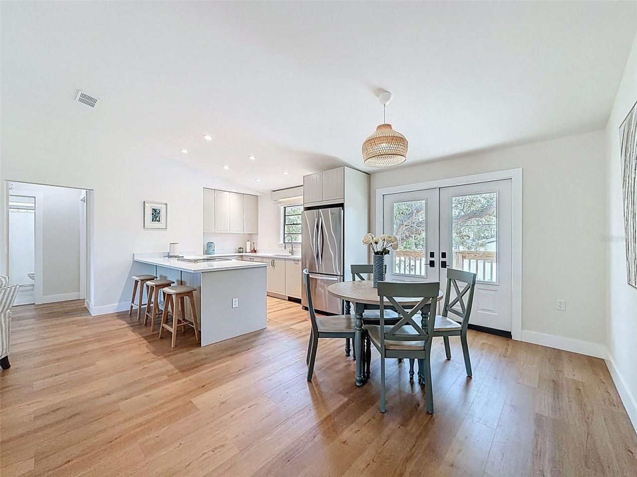 1899 Shore Acres Boulevard Ne, Saint Petersburg, FL 33703 Photo