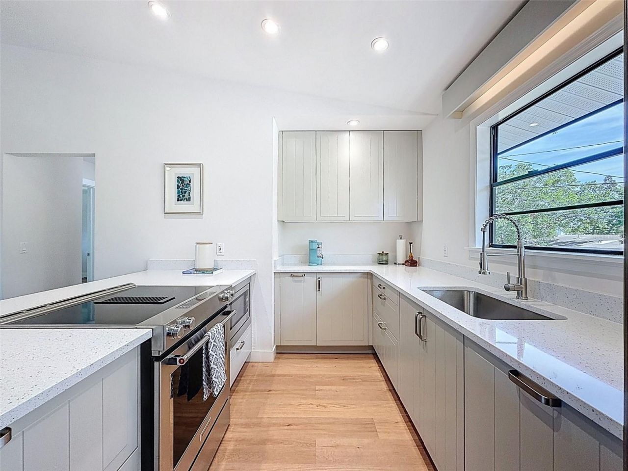 1899 Shore Acres Boulevard Ne, Saint Petersburg, FL 33703 Photo