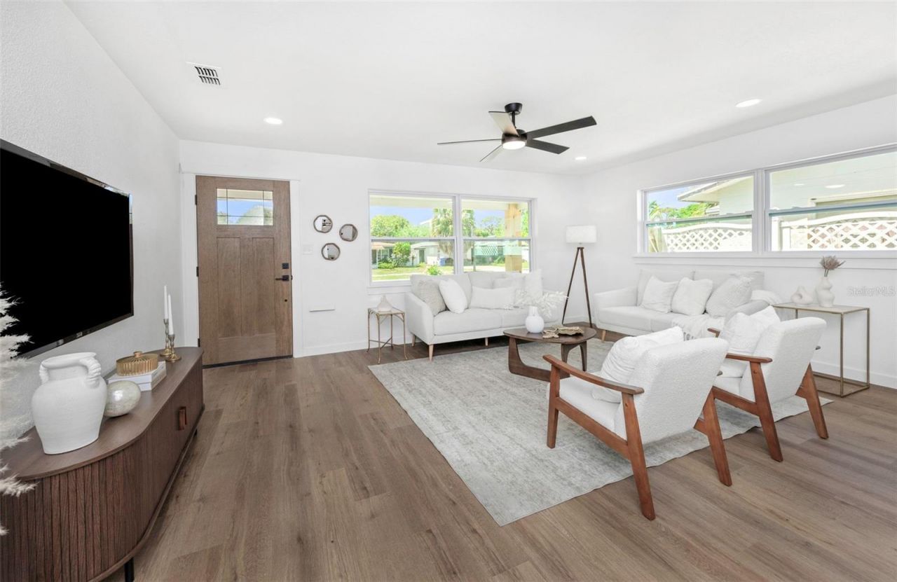 653 64th Avenue S, Saint Petersburg, FL 33705 Photo
