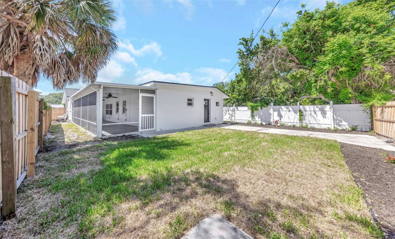 653 64th Avenue S, Saint Petersburg, FL 33705 Photo