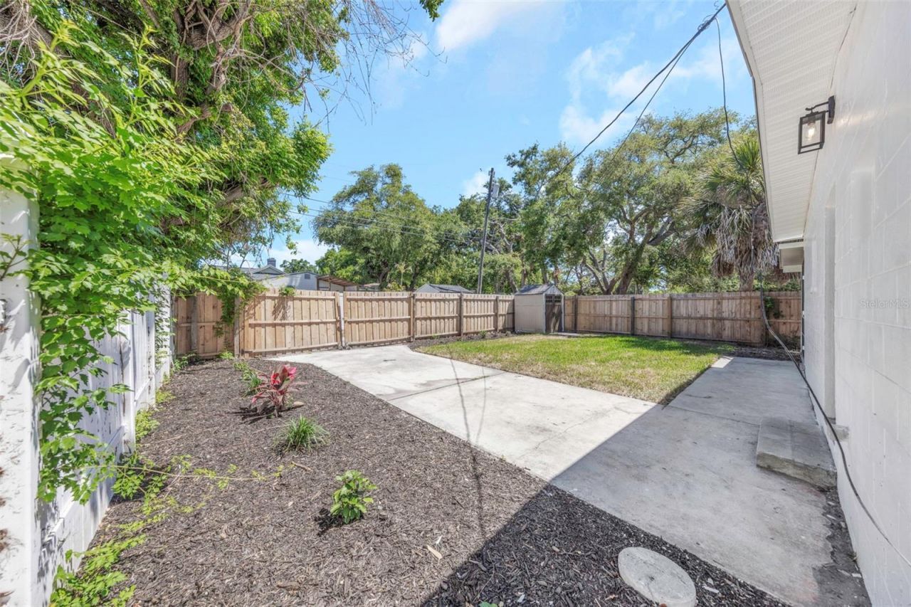 653 64th Avenue S, Saint Petersburg, FL 33705 Photo