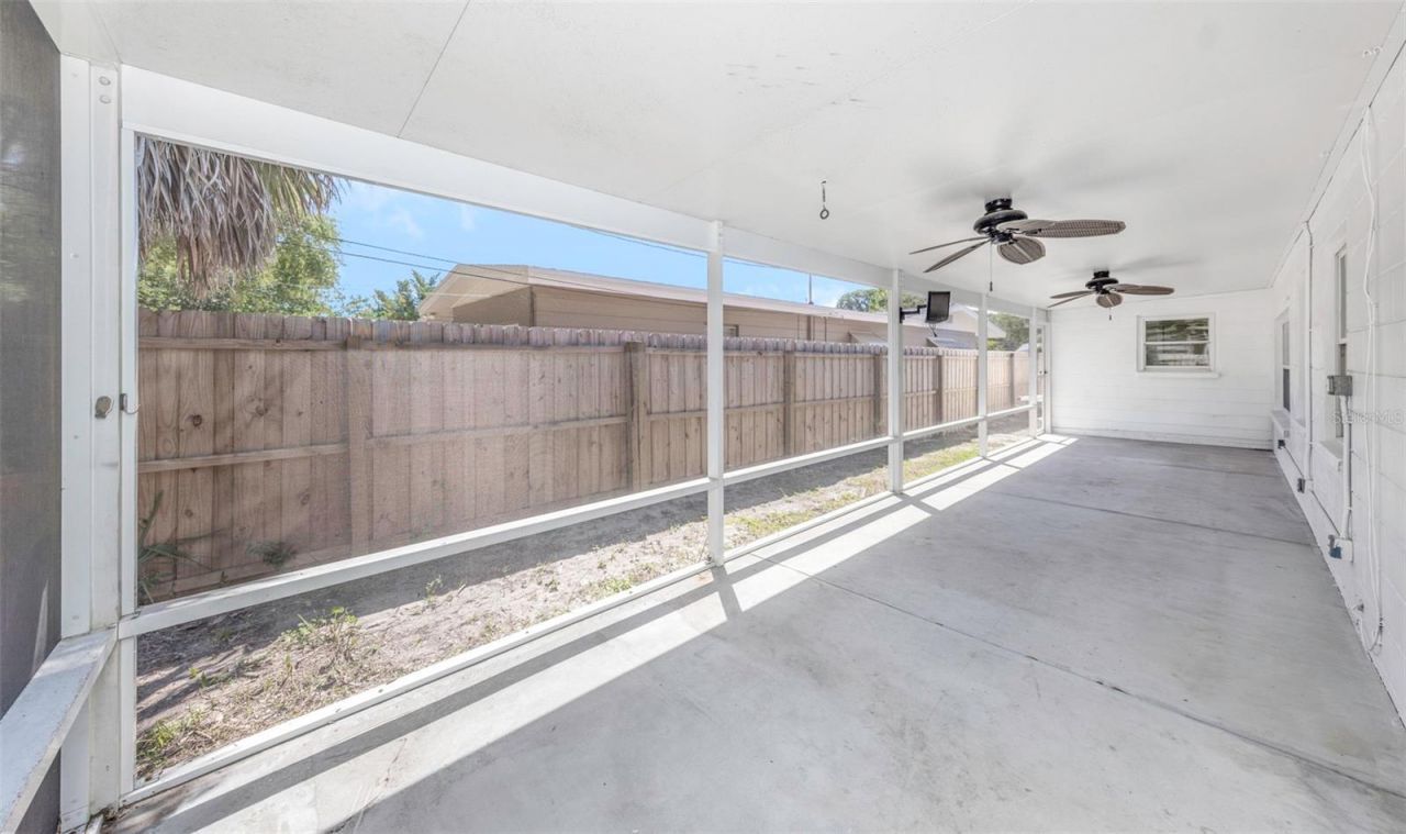 653 64th Avenue S, Saint Petersburg, FL 33705 Photo