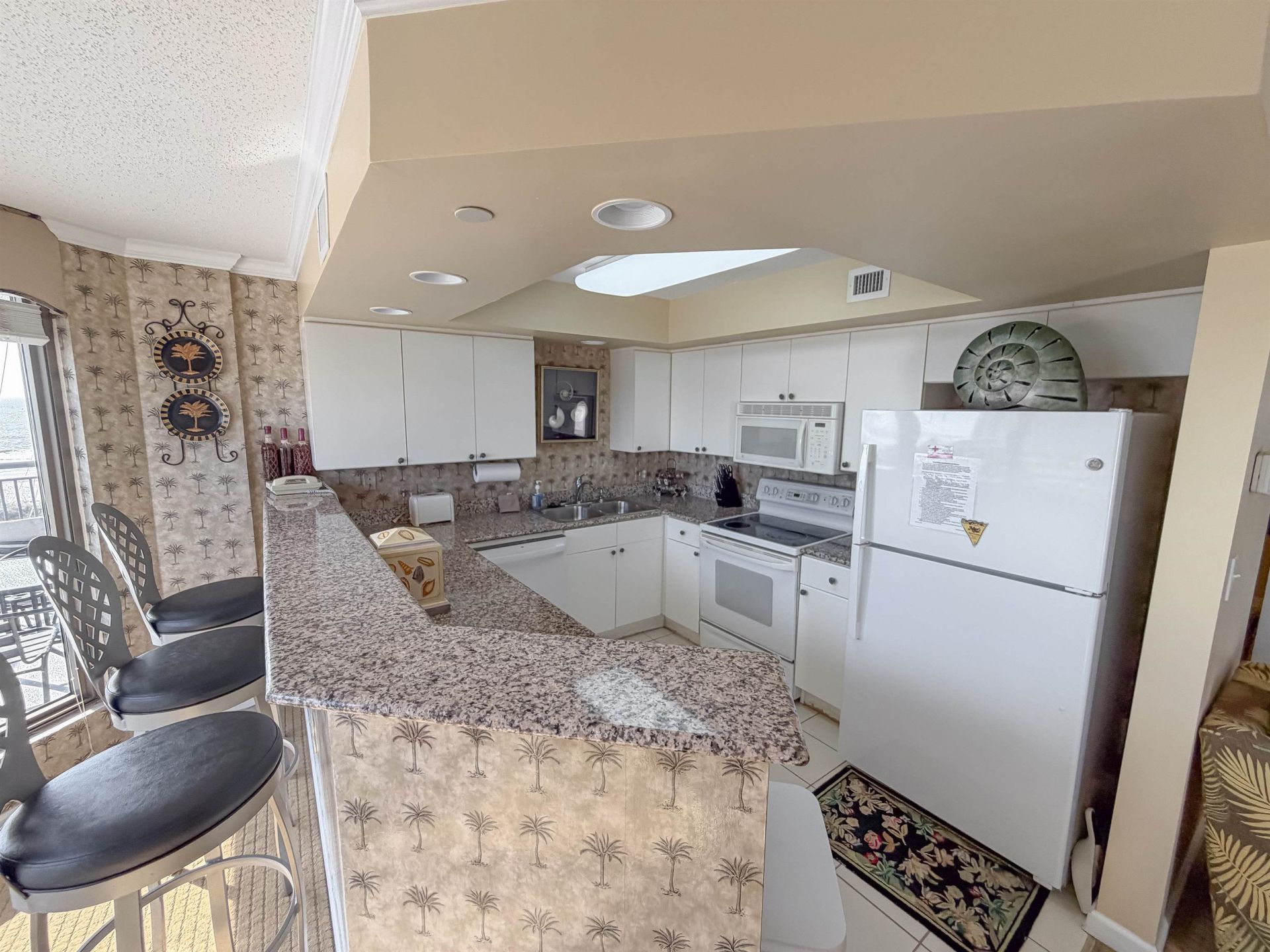 8560 Queensway Blvd.  Photo 13