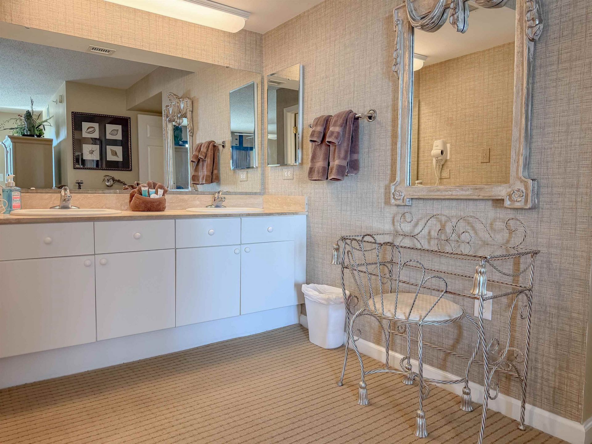 8560 Queensway Blvd.  Photo 25