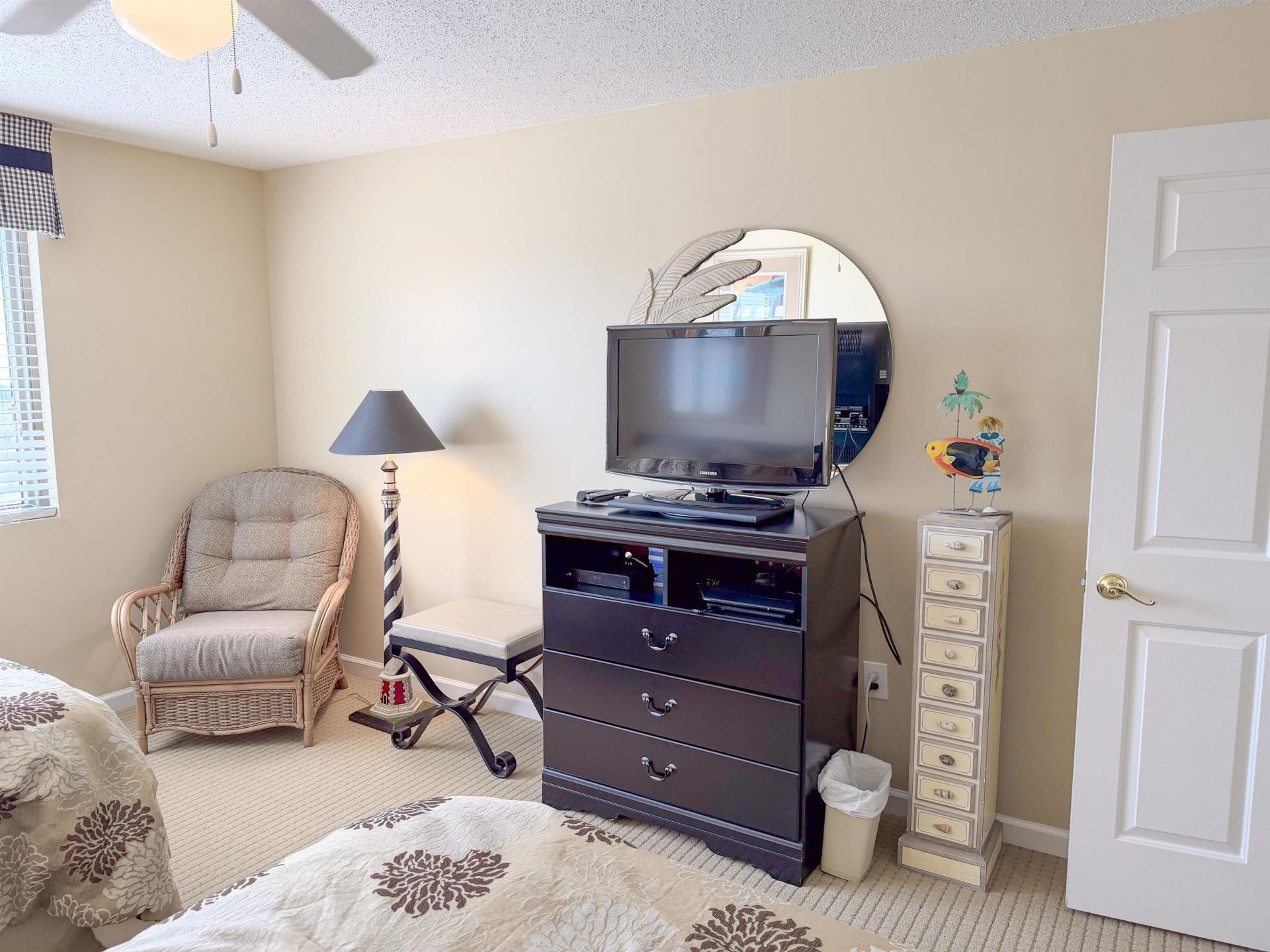 8560 Queensway Blvd.  Photo 26