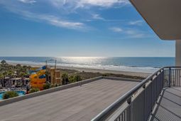 8560 Queensway Blvd.  photo 4