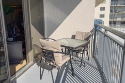 8560 Queensway Blvd.  photo 4