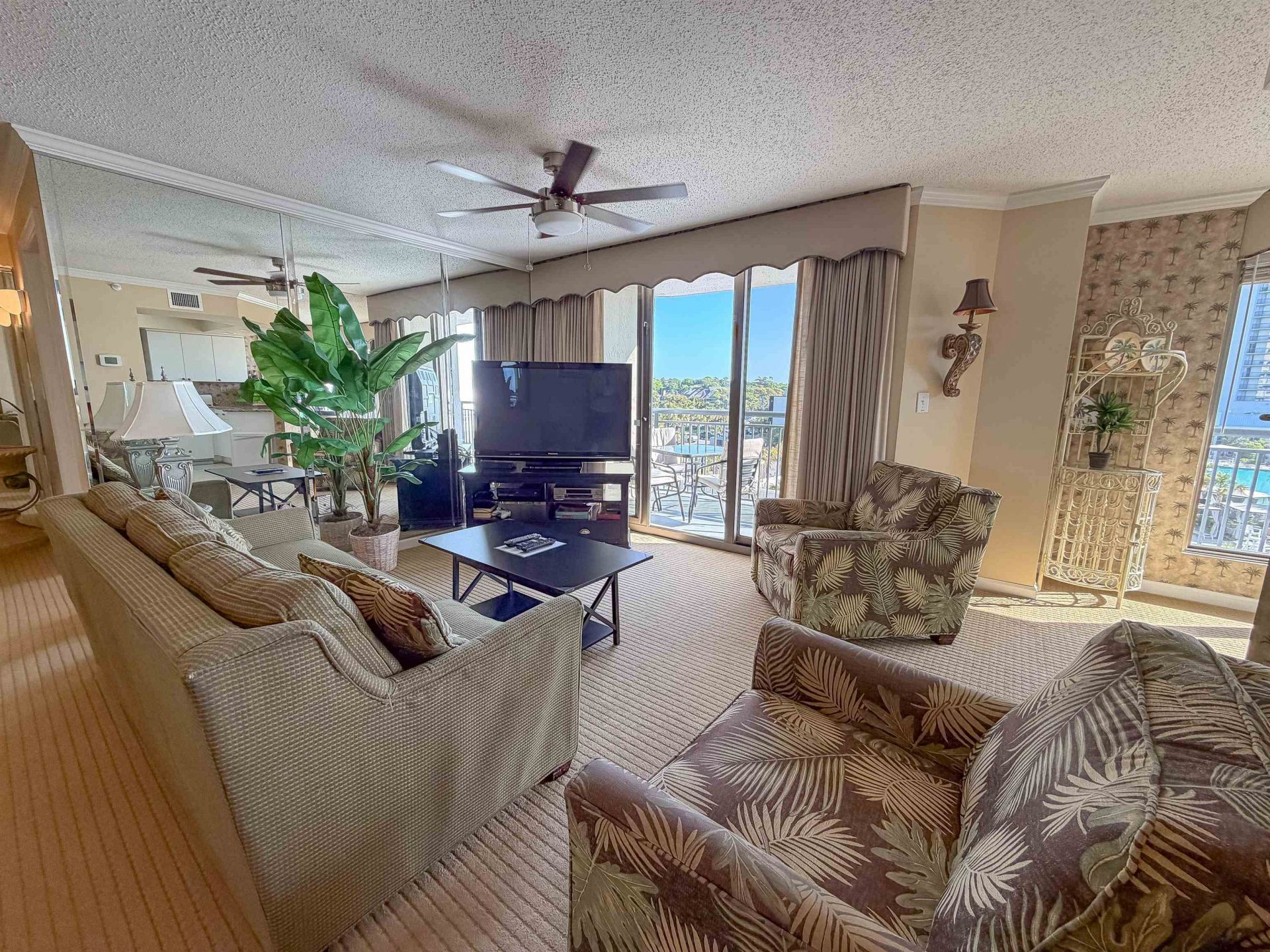 8560 Queensway Blvd.  Photo 7