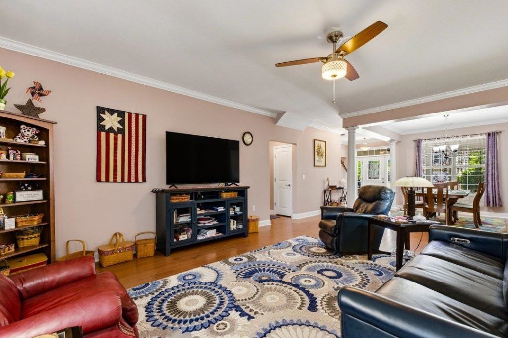 504 Oak Pond Ct.  Photo 11