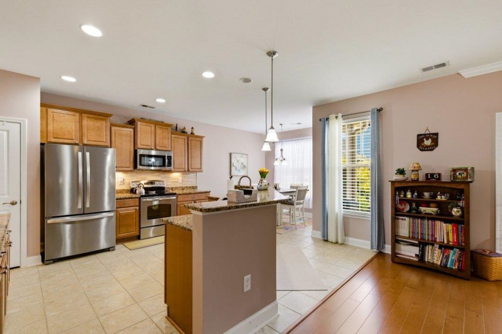 504 Oak Pond Ct.  Photo 13