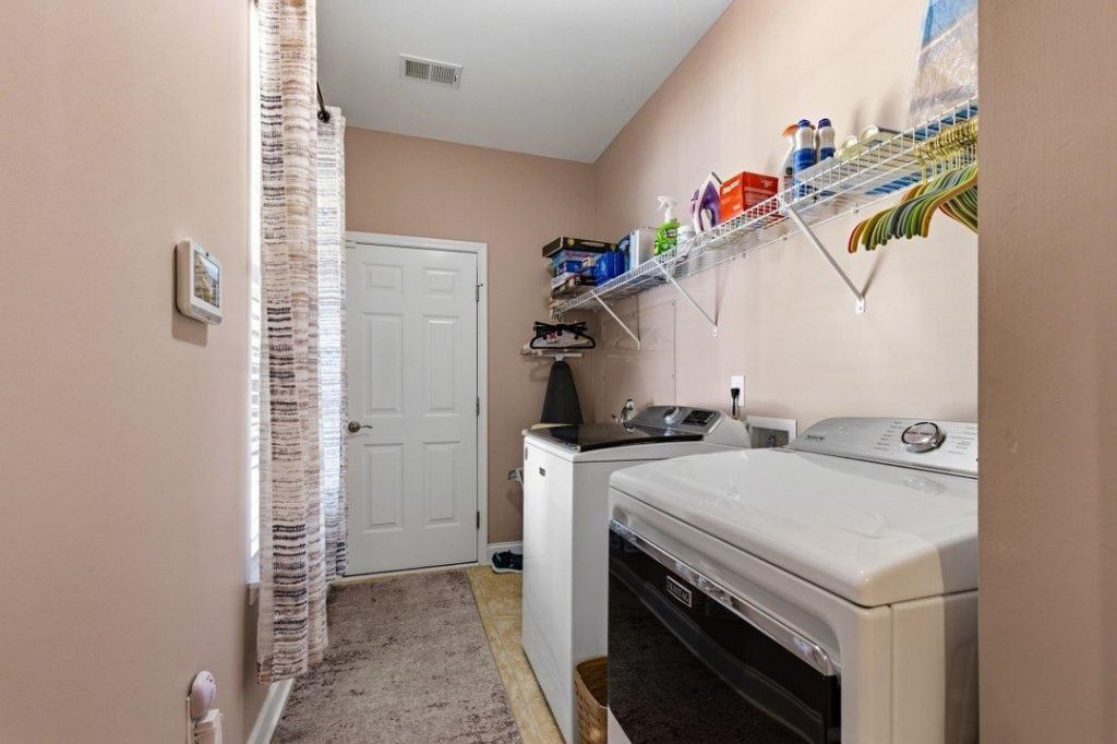 504 Oak Pond Ct.  Photo 26