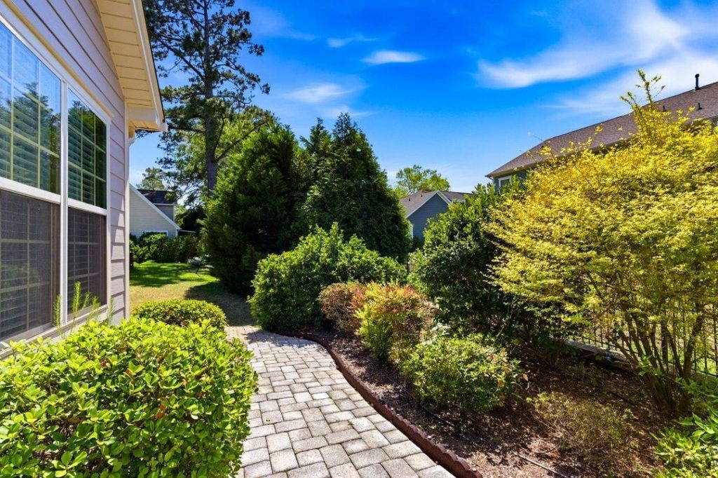 504 Oak Pond Ct.  Photo 32