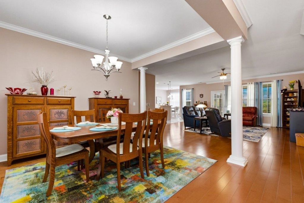 504 Oak Pond Ct.  Photo 7