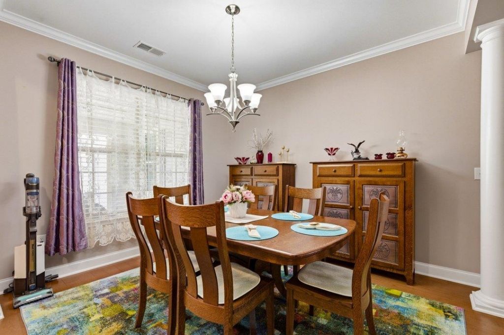 504 Oak Pond Ct.  Photo 8