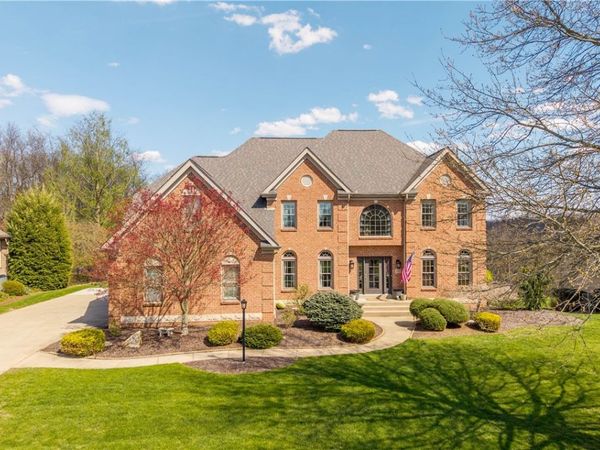 243 Arrowhead Ln, Eighty Four, PA 15330