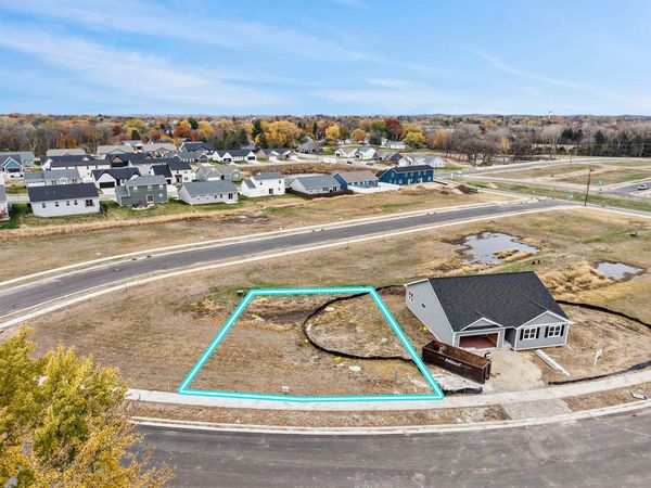 368 Dahlia Drive, Stoughton, WI 53589