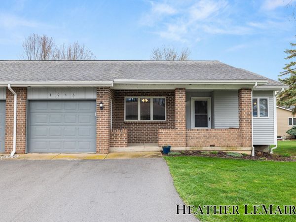 4973 N Valley Drive NE, Grand Rapids, MI 49525