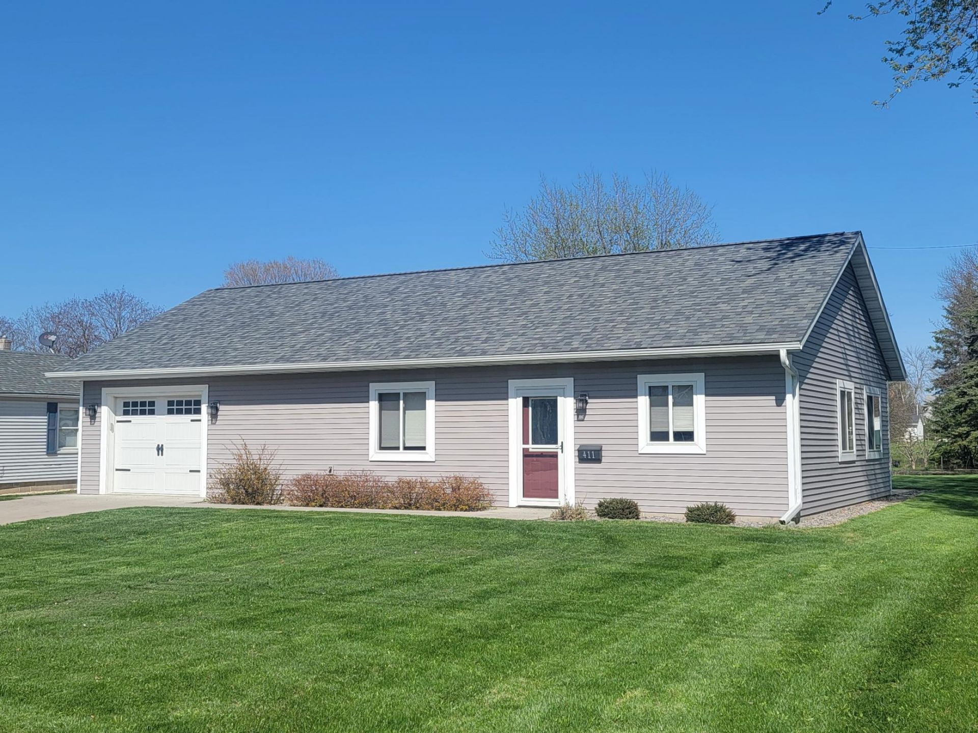 411 Bullis Street, Kenyon, MN 55946