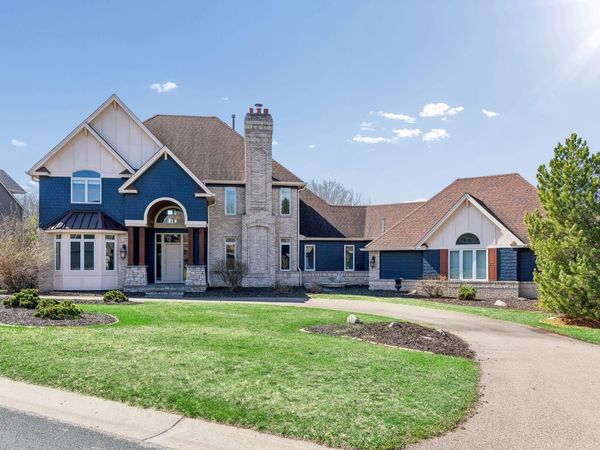 3820 Hunters Overlook Lane, Eagan, MN 55123