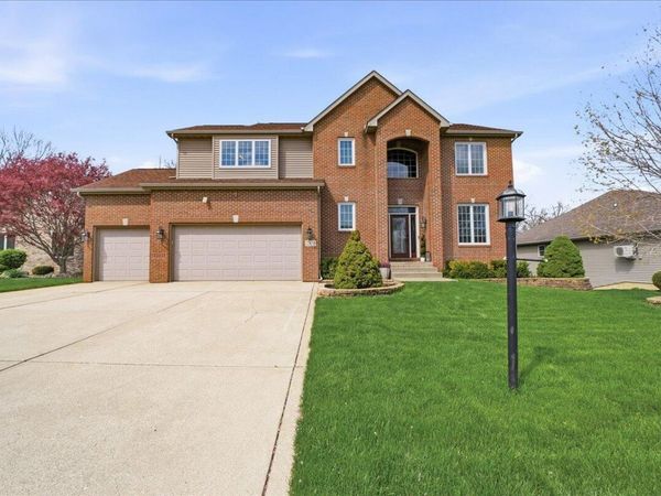 2554 Blarney Stone Drive, Valparaiso, IN 46385