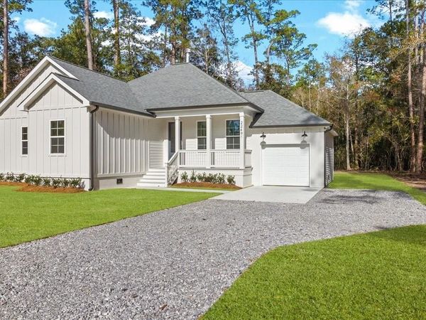 22491 TREADAWAY Street , Mandeville, LA 70471