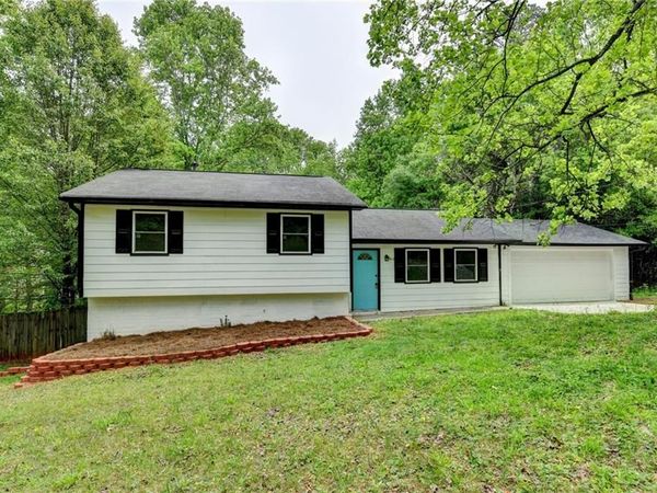 1018 Wayne Drive , Snellville, GA 30078